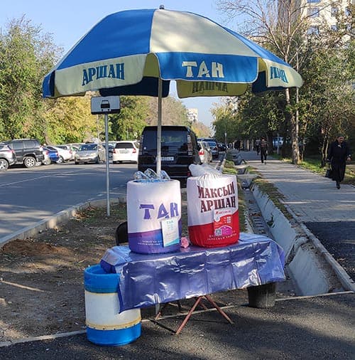 Продажа напитков на улицах Бишкека