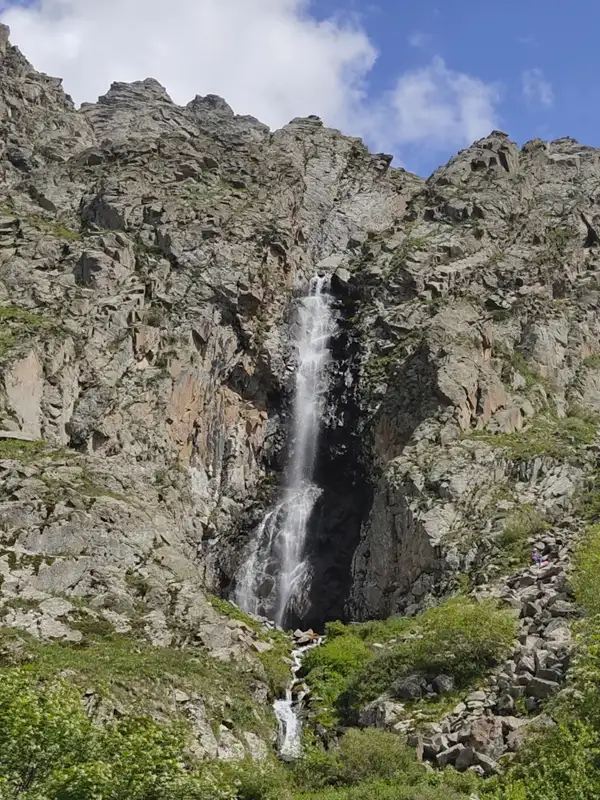 Водопад Ак-Сай в Ала-Арче